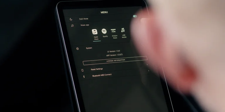 Tablet mit Bedienoberfläche einer Kawai App