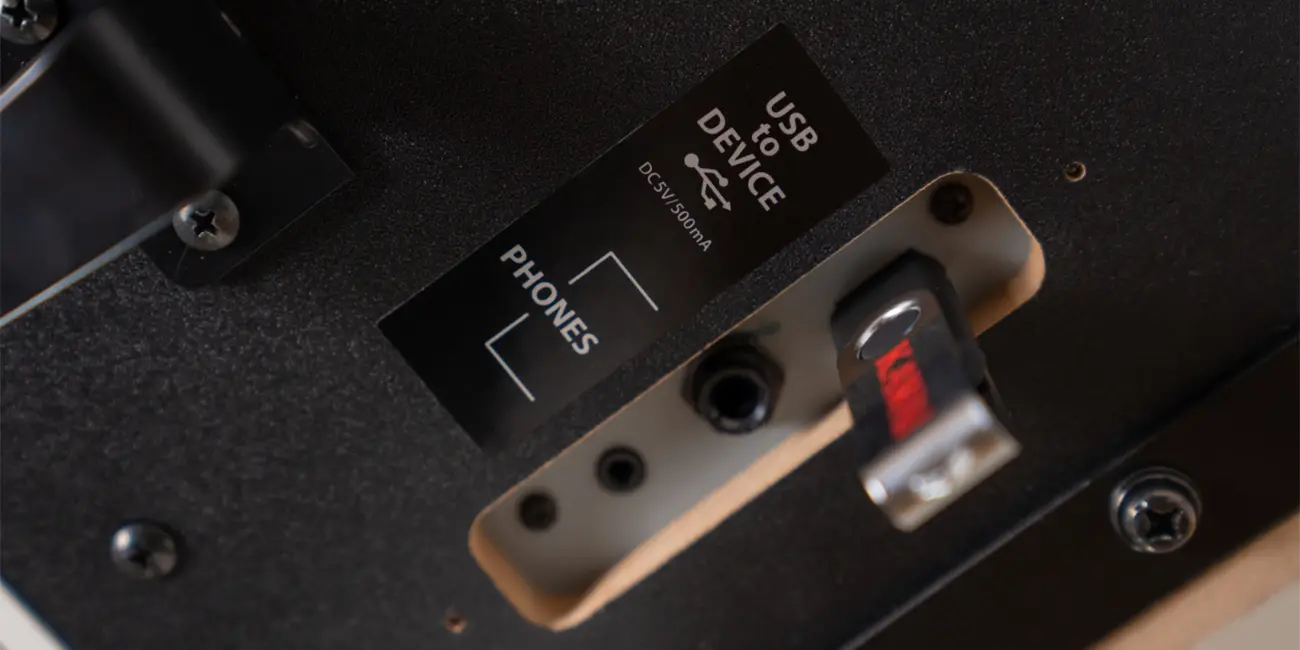 Kawai CA 501 Anschlussfeld im Detail
