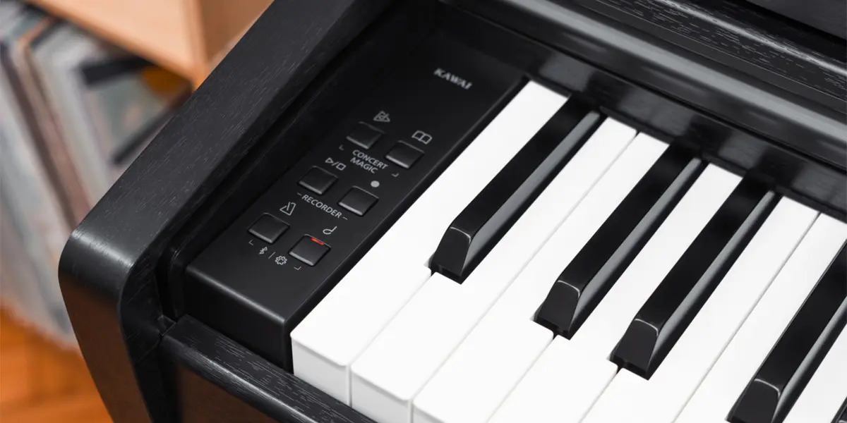 Kawai CX202 Klaviatur und Bedienfeld in Nahaufnahme
