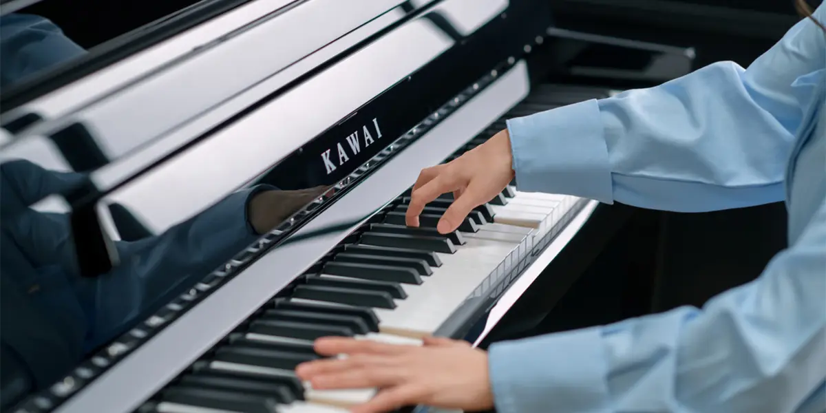 Le clavier Kawai NV6 se joue à deux mains