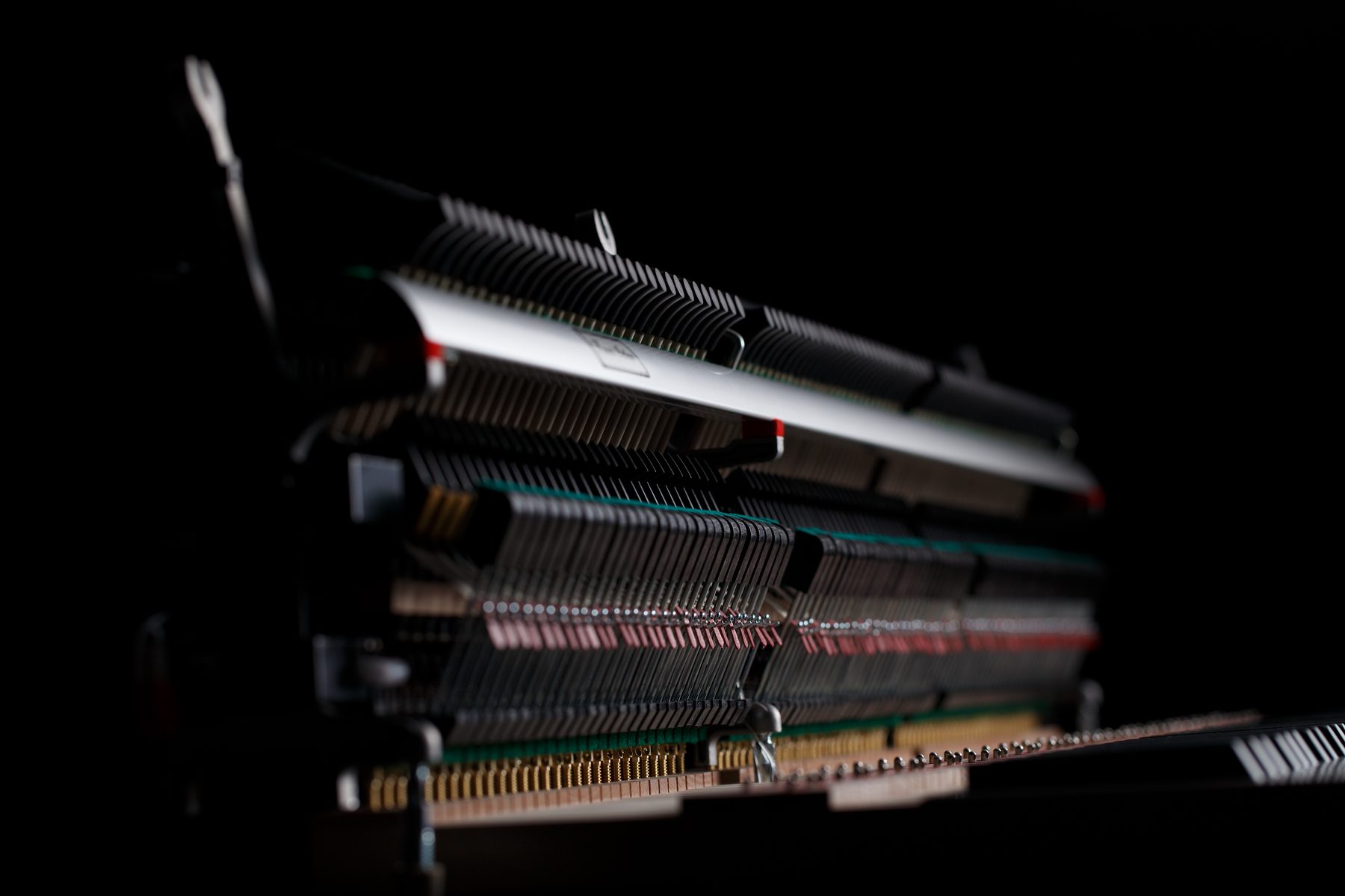 Die Dämpfermechanik hinter der Tastatur des Kawai NOVUS NV6