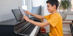 Kawai CA 401 Notenhalter wird geöffnet