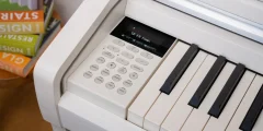 Panneau de commande et clavier Kawai CA 501 en détail