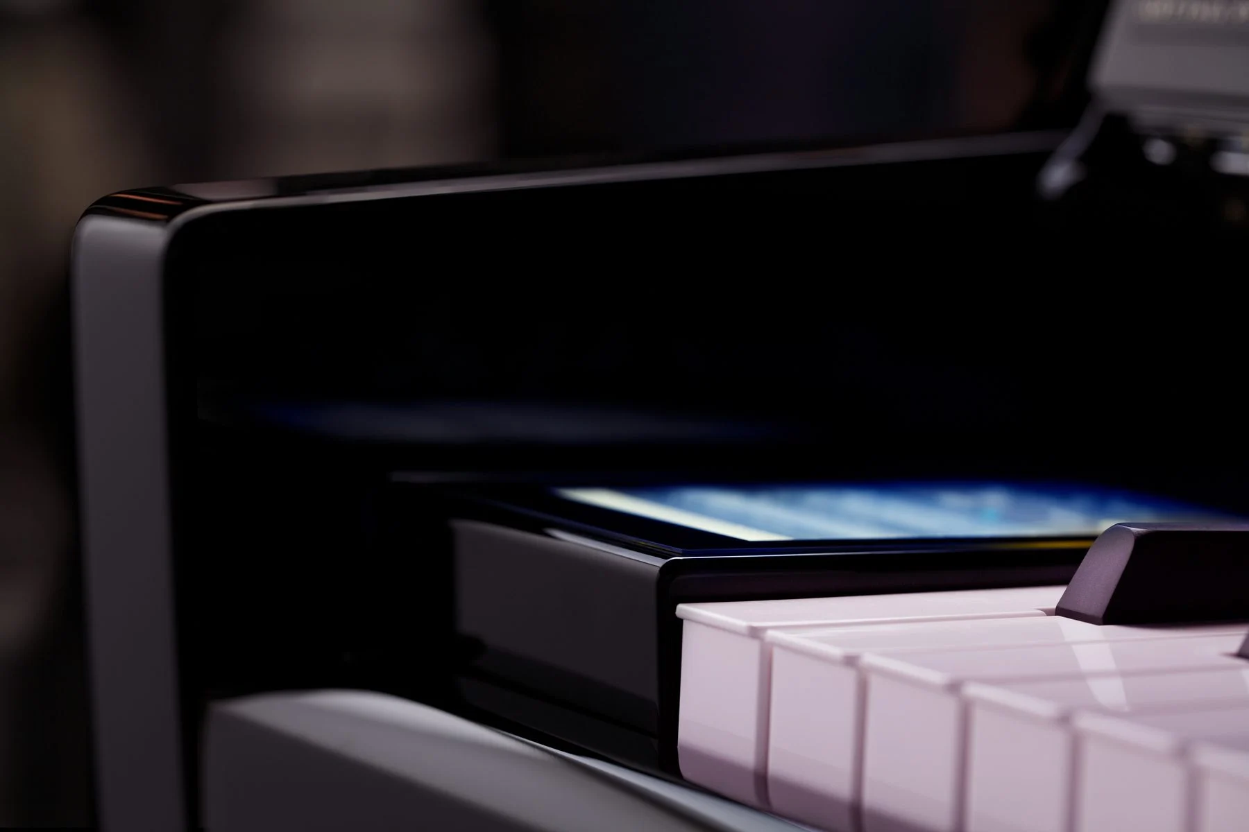 The 5-inch LCD touchscreen of the Kawai NOVUS NV6